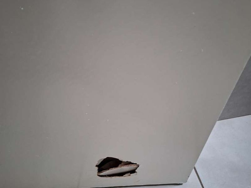 Newly Renovated Top-Floor Apartment in the Heart of Groblers Park - Photo 8