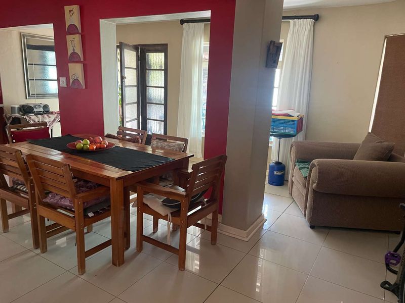 Versatile Family Home with Flatlet – Ideal for Home Office or Business Use - Photo 9