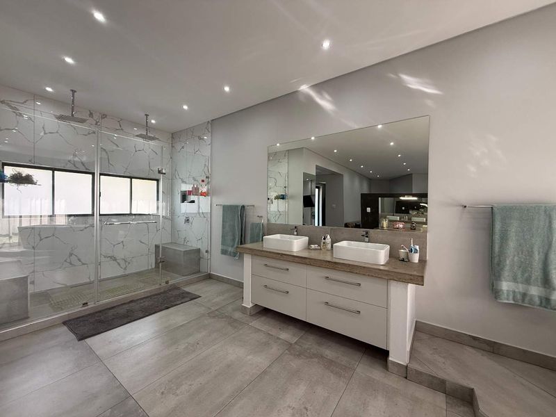 Elegant Family Living with Exceptional Entertaining and Self-Contained Flatlet - Photo 4
