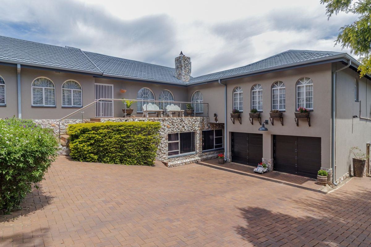 5 Bedroom House for Sale in Glenvista - Photo 4