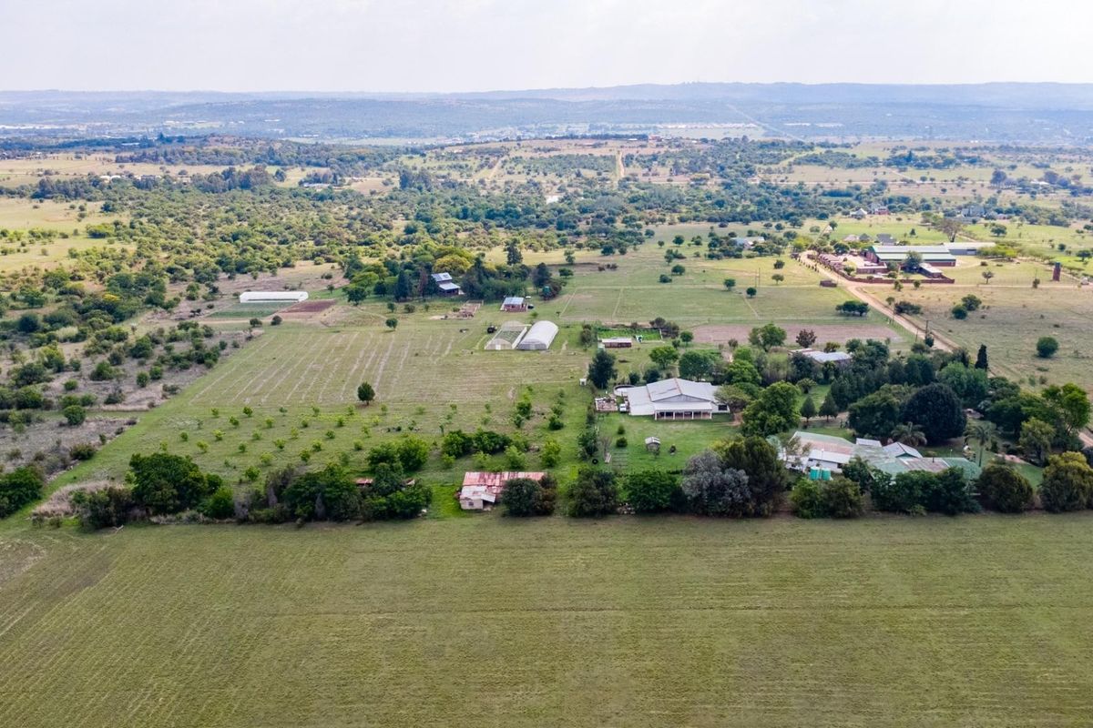 Country Life Bliss in Boschkop: A 4.2 Hectare Pecan Nut Farm Oasis - Photo 5