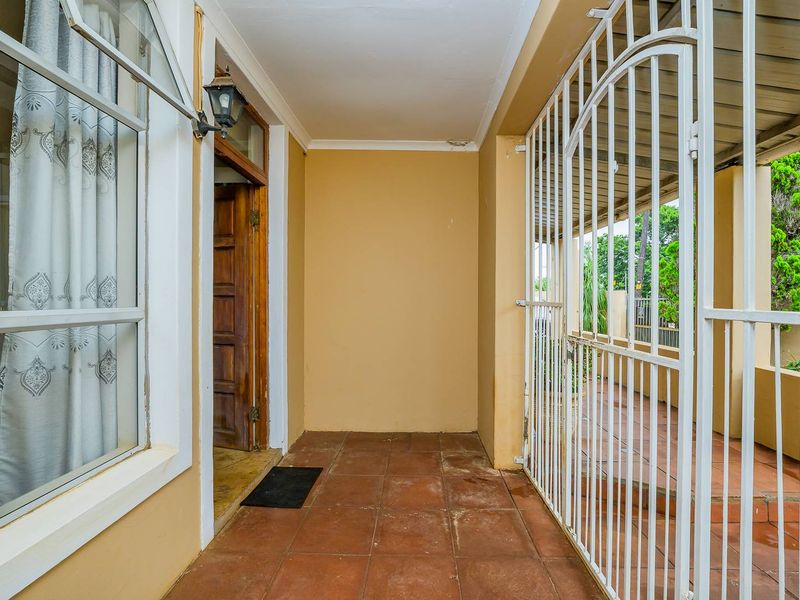 Contemporary 3 bedroom 2 bathroom home with flatlet for sale in Park Hill - Photo 7