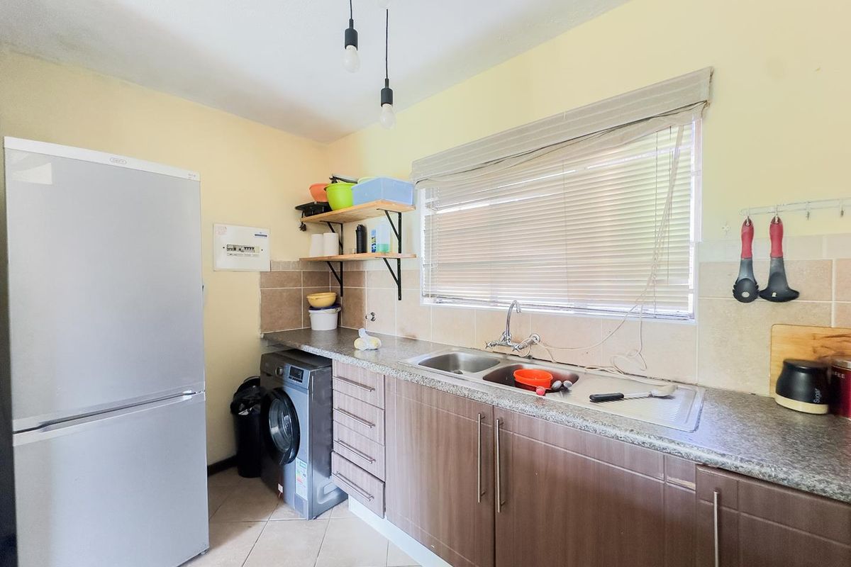 2 Bedroom Townhouse with a Private Garden - Photo 3