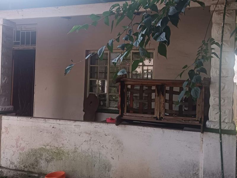 2 Bedroom House with ample covered parking and outbuildings for Sale - Photo 5