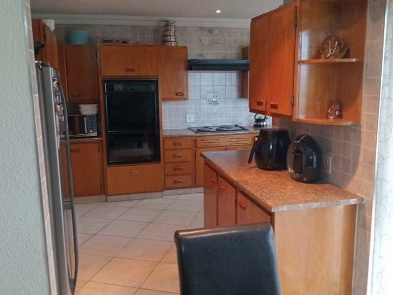 3 Bedroom House for Sale in Winchester Hills Ext 3 Johannesburg - Photo 8