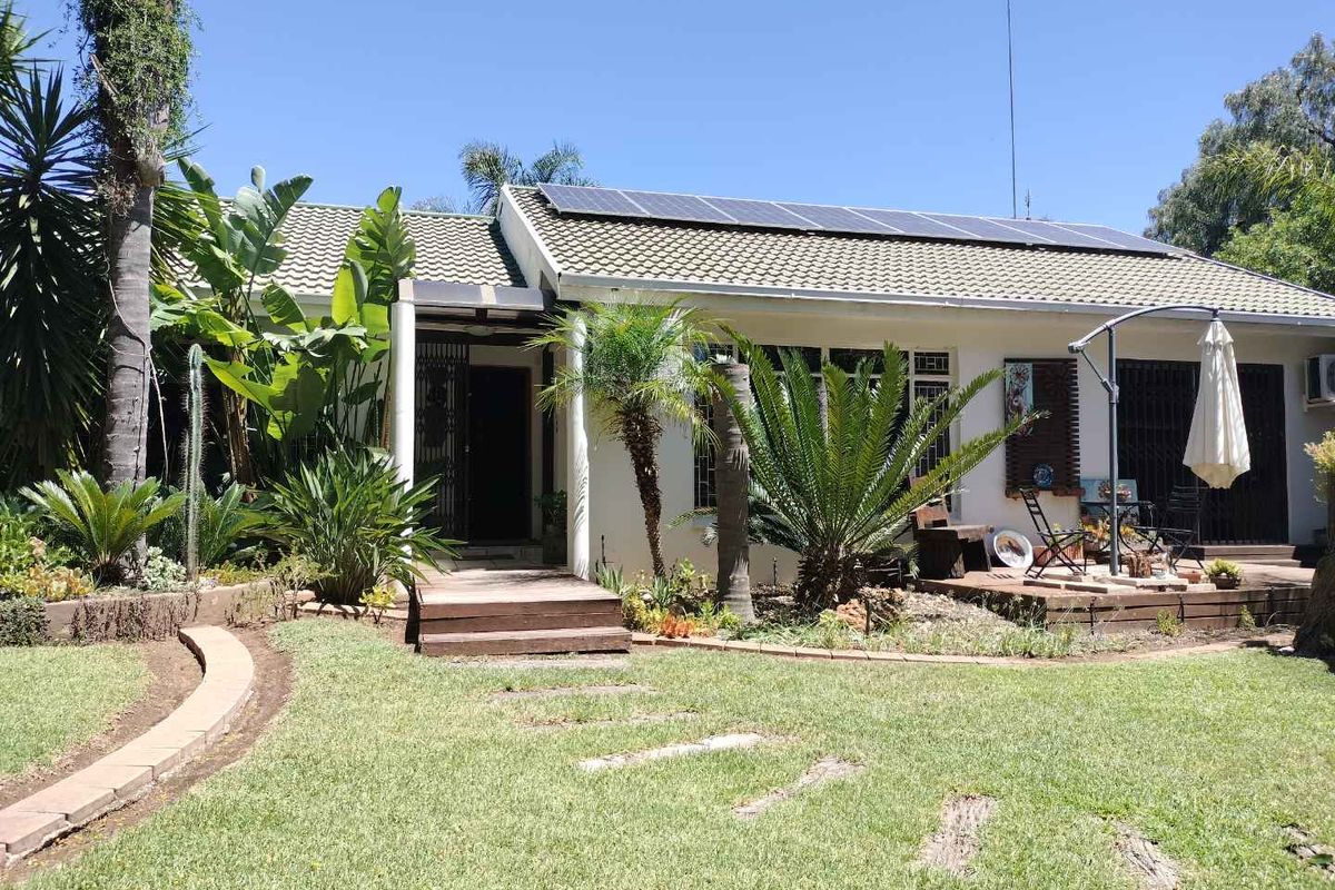 Family Home in Prime Location with limitess opportunties to expand and earn income - Photo 5