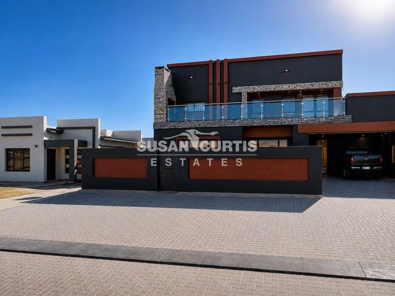 Luxury Family Living in Desert Park - Photo 1