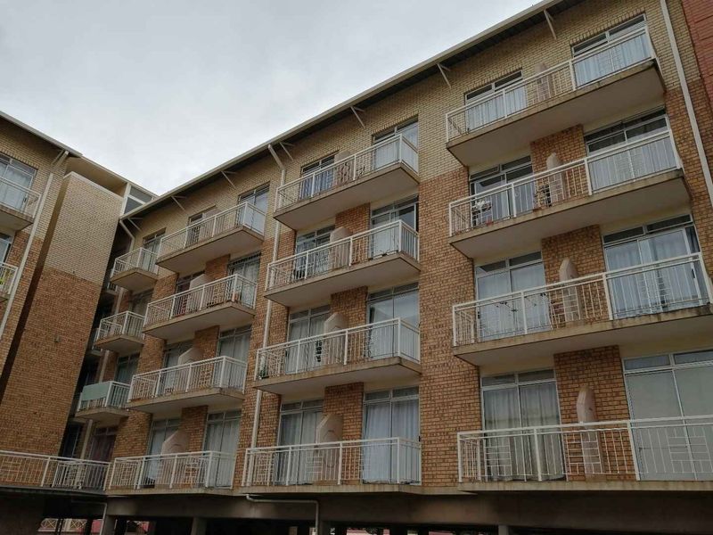 Neat 2 Bedroom apartment to rent - Photo 3