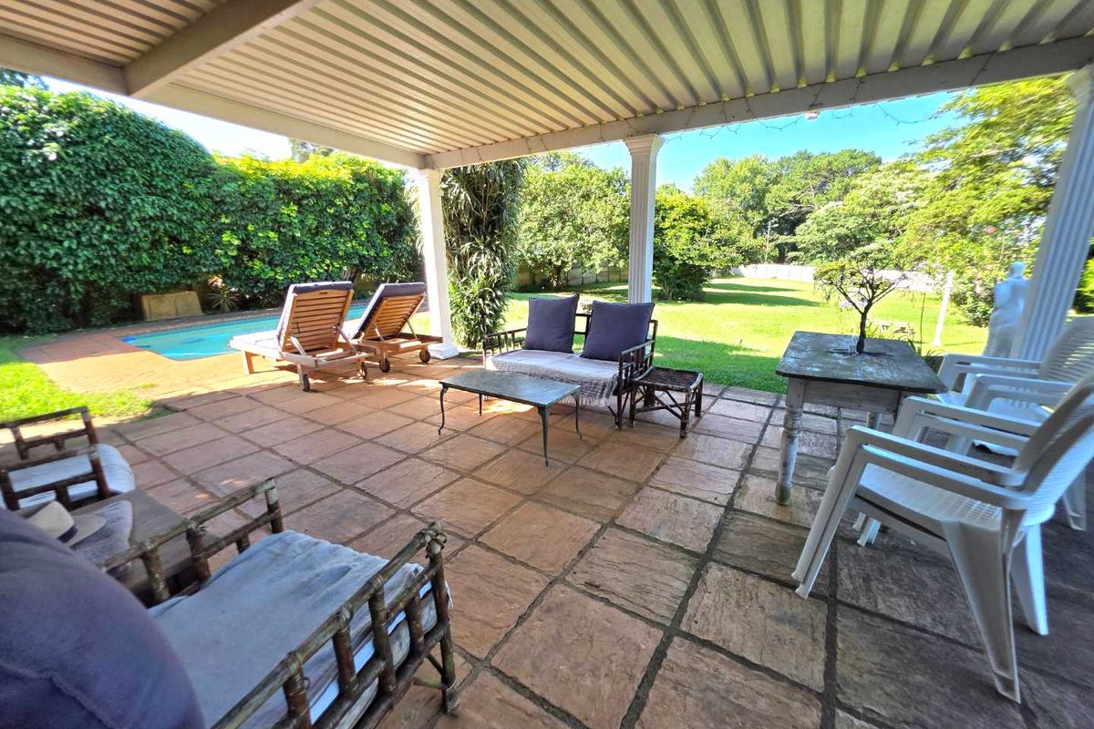 Spacious, 4 Bedroom Home with Separate Granny Flat and pool. **Exceptional Income Potential - Photo 2
