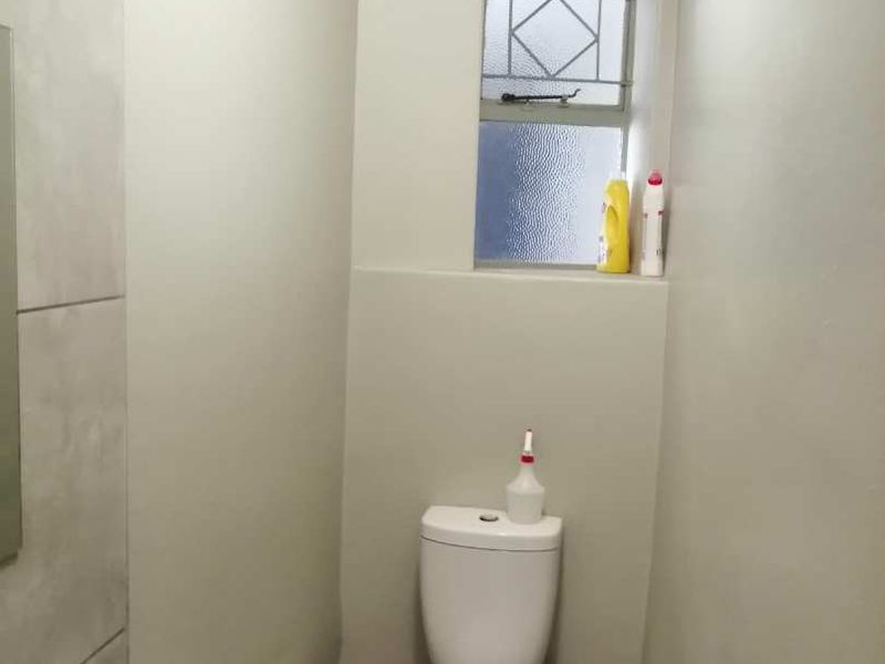 BACHELOR FLAT TO RENT - Photo 10