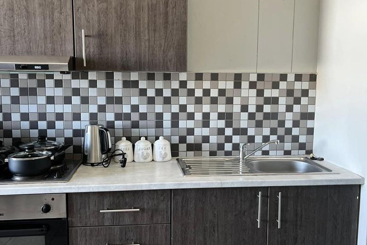 Fully furnished Bachelor flat available at Beethoven Heights - Photo 3