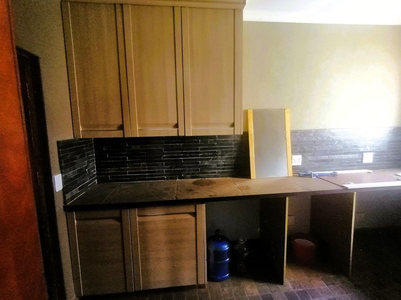 Exclusive Trible storey 4-Bedroom Home in a Secure Estate - Photo 10