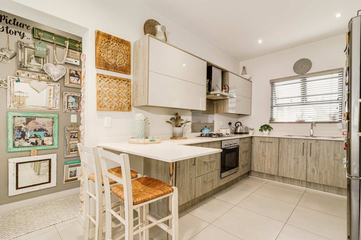 CONTEMPORARY 2 BEDROOM GARDEN APARTMENT FOR RENT IN BROADACRES - Photo 4