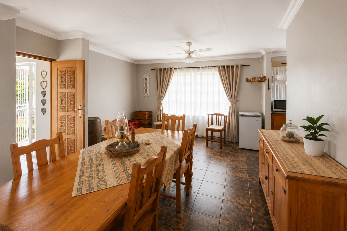 Spacious 4-Bedroom Haven Awaits in Ladybrand! - Photo 4