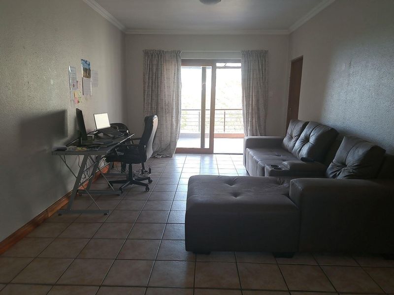 1 Bedroom Apartment in Carlswald North - Photo 4