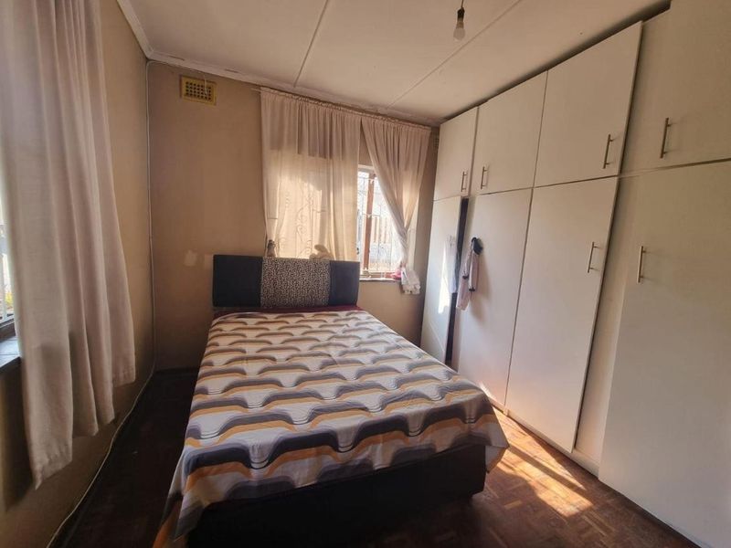 4 Bedroom House for sale in Kharwastan - Photo 6