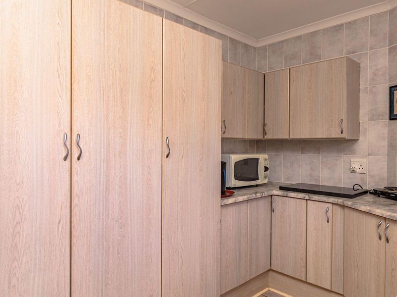 Don't miss out: Ideal townhouse with all the perks - Photo 10