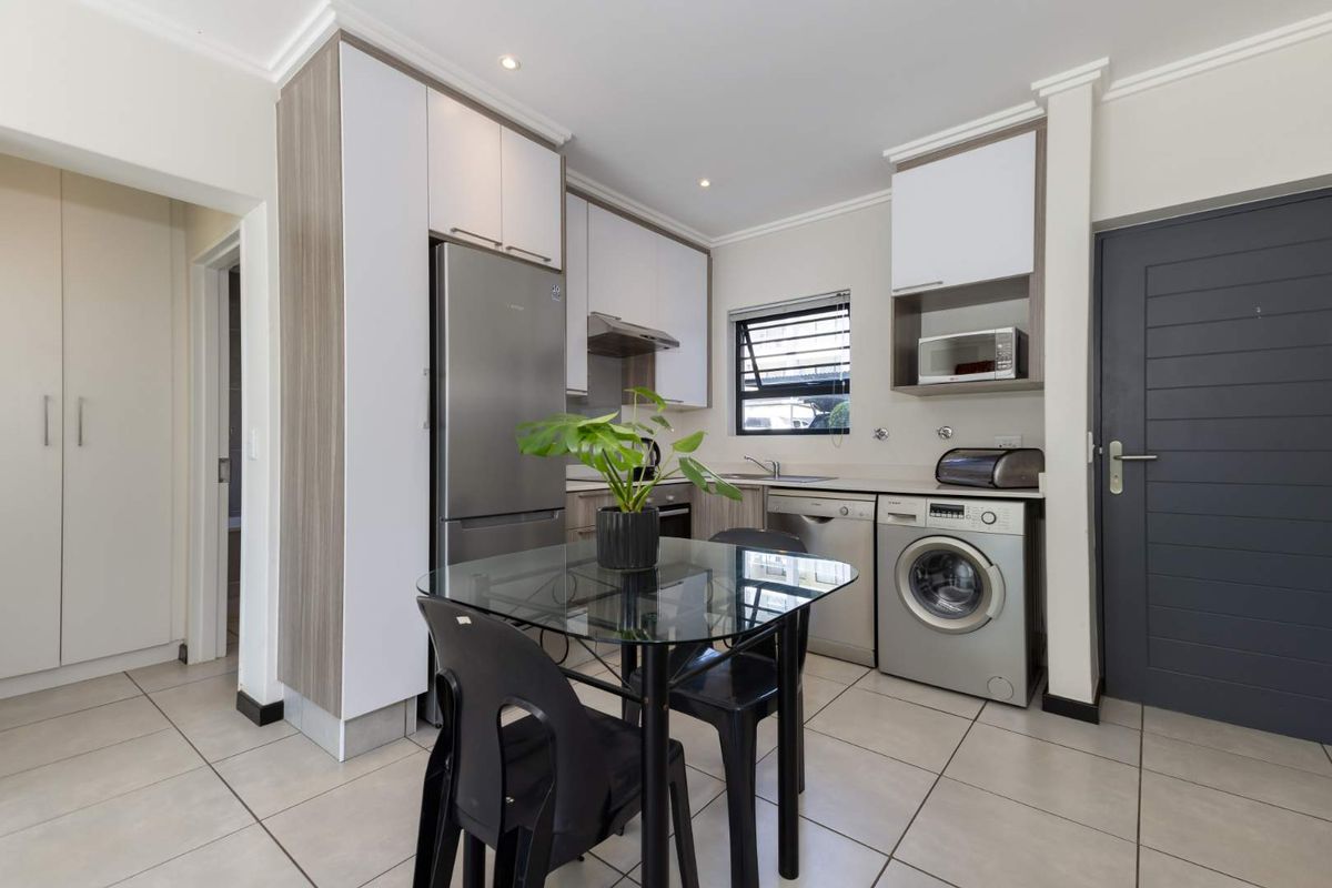 A WELL- POSITIONED GROUND FLOOR UNIT IN SOUGHT AFTER MONTEGO - Photo 5