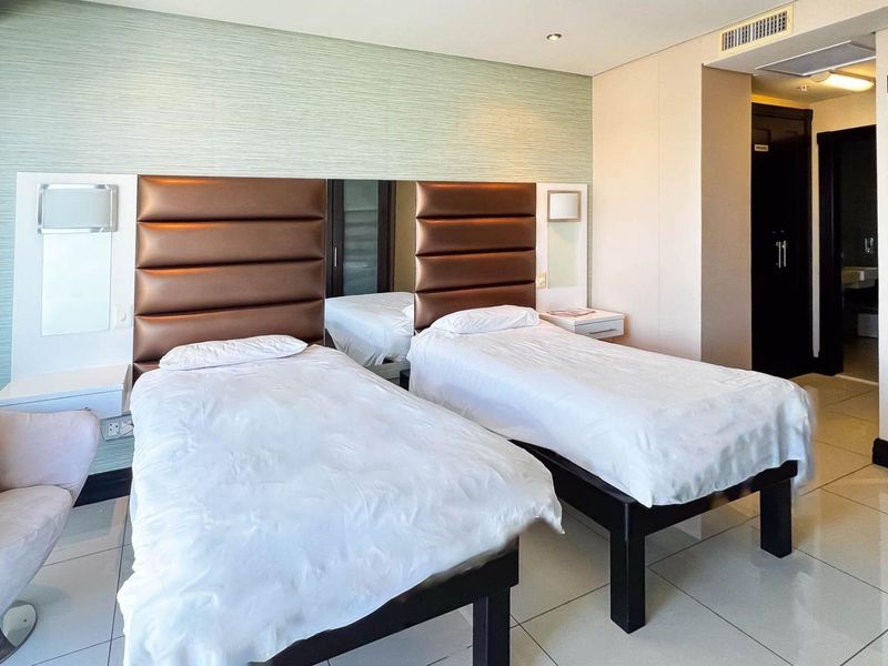 2 BEDROOM | 2.5 BATHROOM APARTMENT - Photo 9