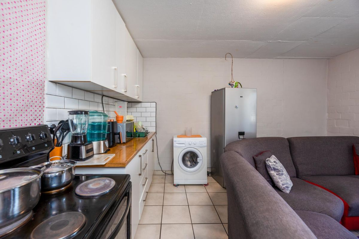 Convenience & Comfort: Perfect Flat for Young Professionals! - Photo 5