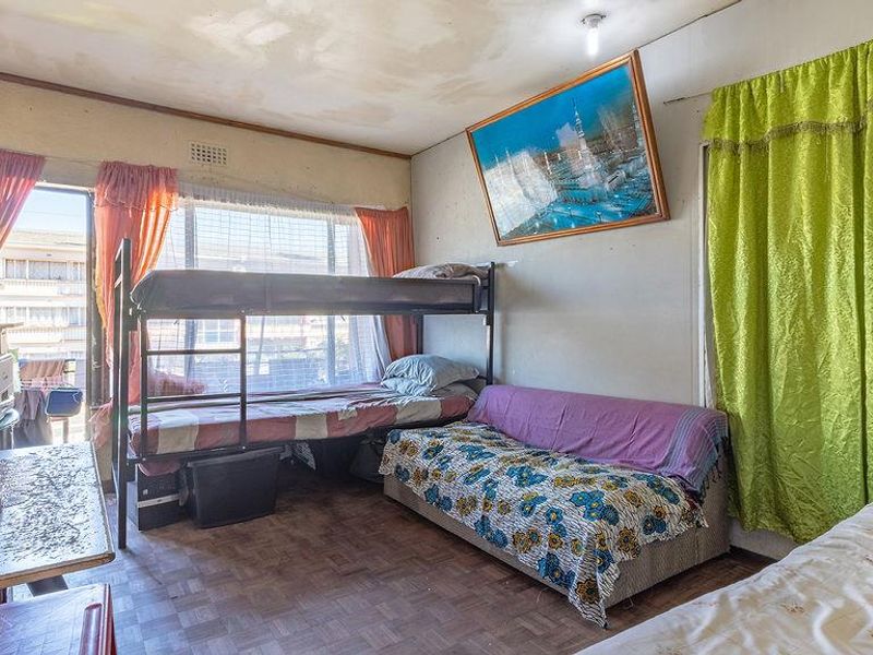 First Floor Apartment with a Balcony in Parow Central - Photo 7