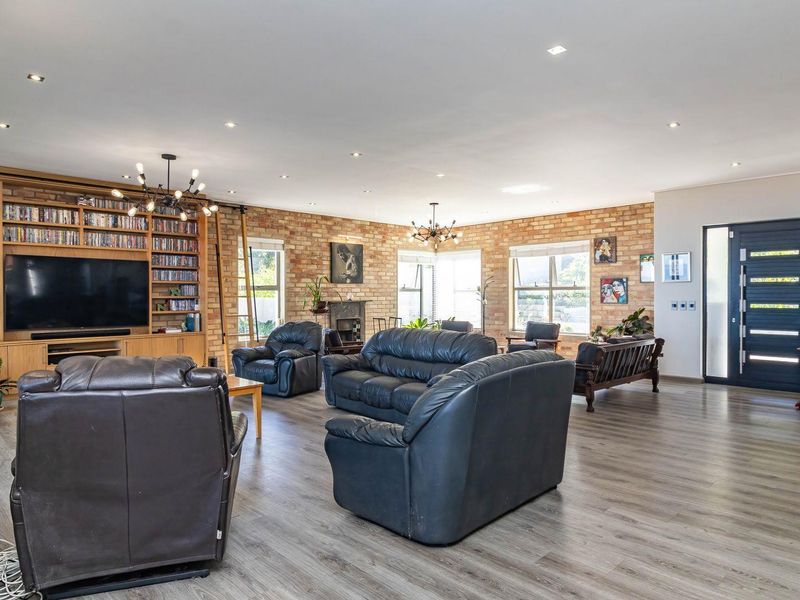 Breathtaking views, timeless elegance and Peaceful atmosphere - Photo 3