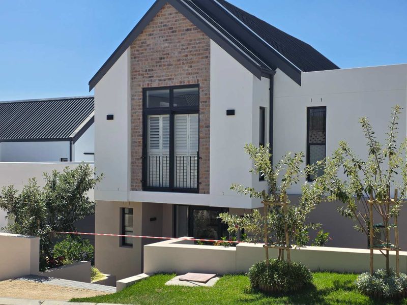 No Transfer Duty! Just move in! - Photo 2