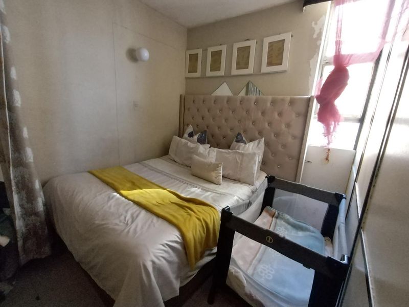 1 bedroom Apartment with Versatile Layout - Photo 3