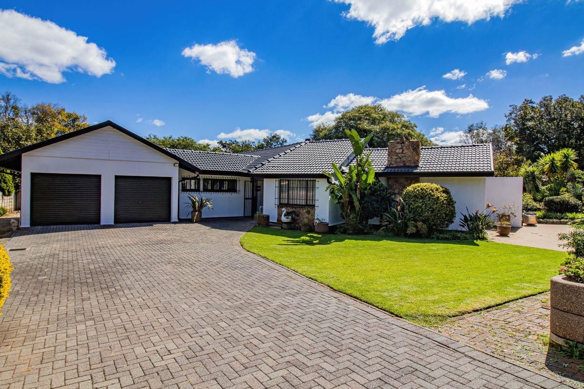 Florida Park Gem – Space, Style & Endless Possibilities FOR SALE – R2 749 000 - Photo 3
