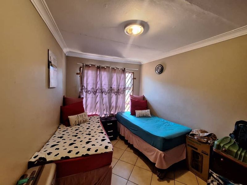 3 Bedroom House for Sale - Photo 8
