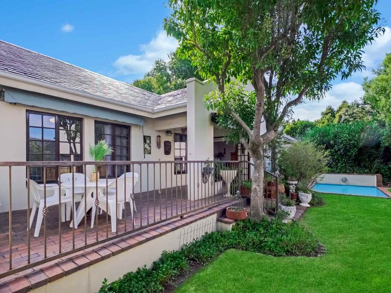 A Delightful Cluster Home In Sought After Lanzerac Situated On A Corner Stand - Photo 2