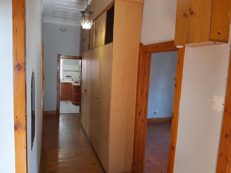 Charming and Spacious Old-Style Home with Income-Generating Flatlet - Photo 9