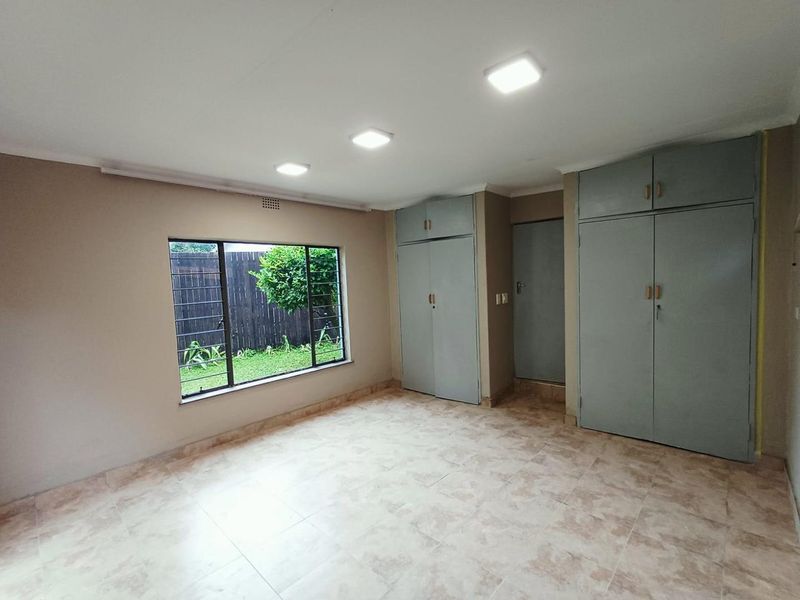 Classic Charm Meets Modern Living – Renovated 1-Bedroom Victory Park Cottage - Photo 7