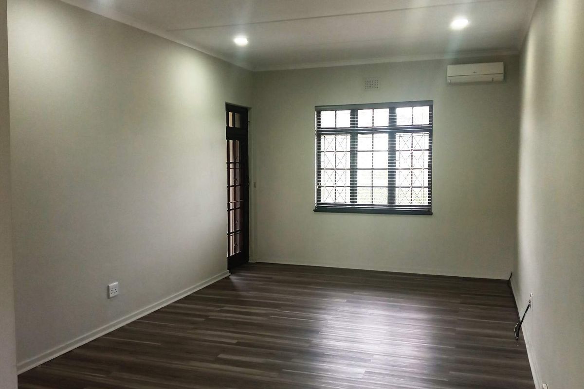 Flexible 75m2 Office / Retail Space to Rent - Photo 5