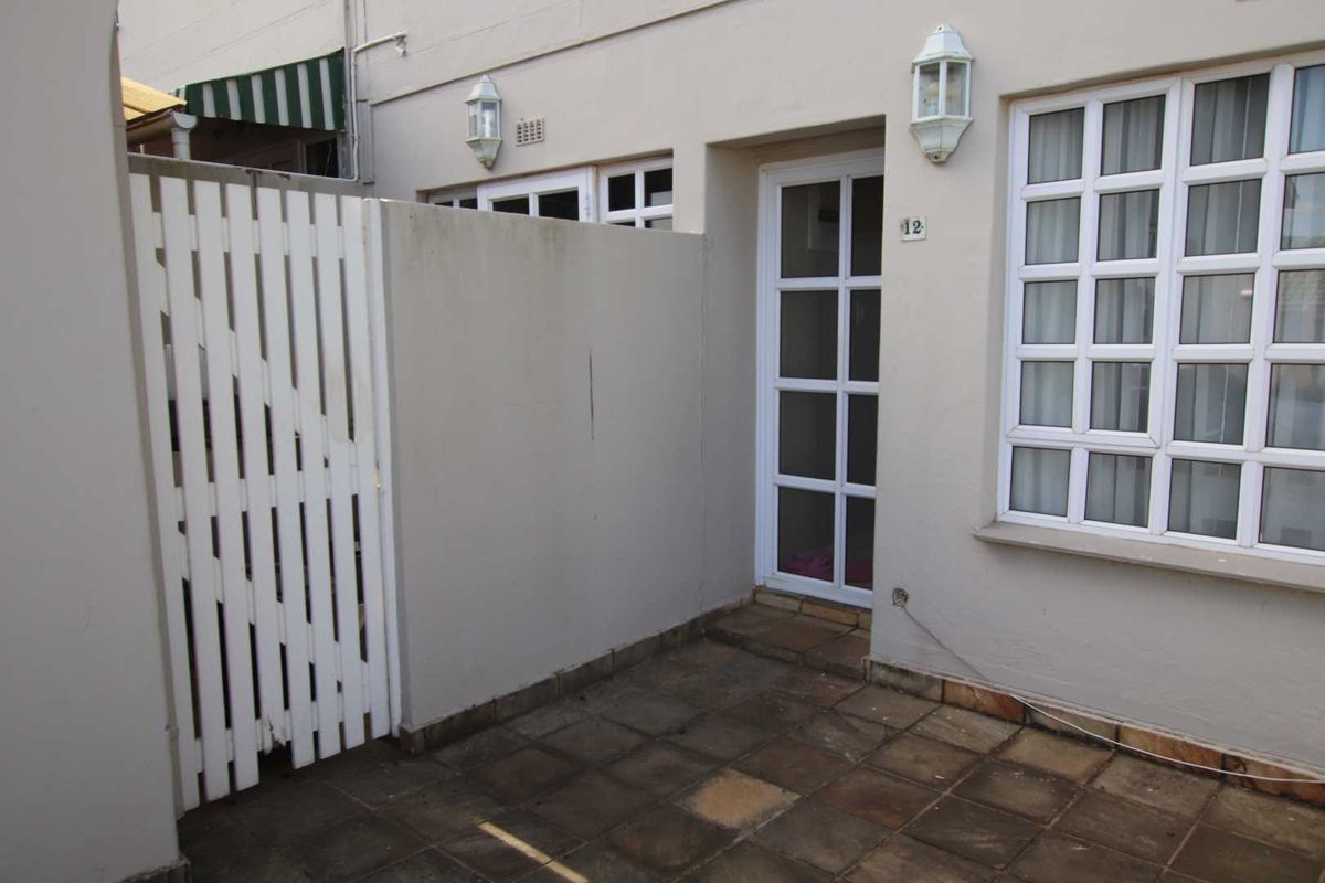 3 Bedroom 2 bathroom townhouse for sale in upper Sunningdale - Photo 3