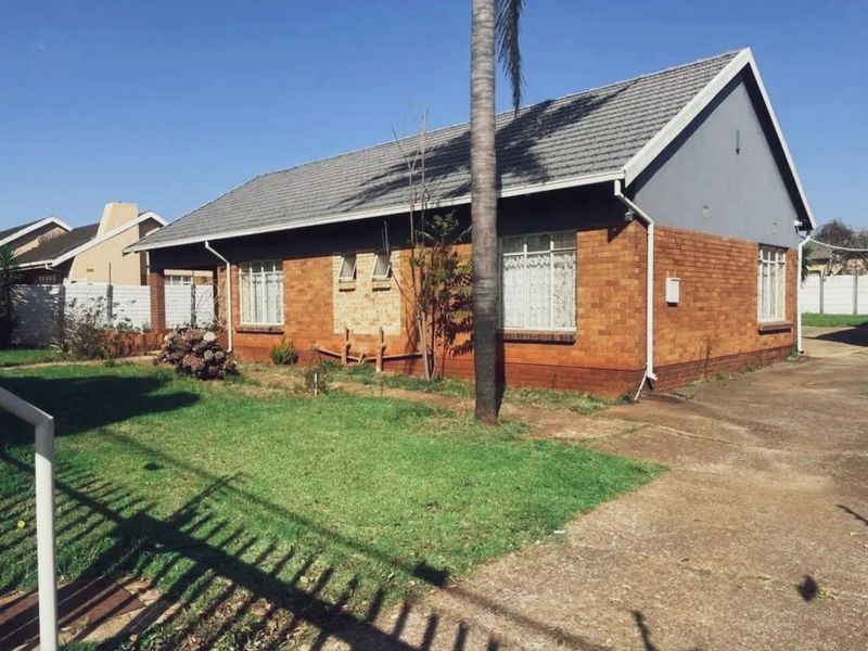 Investment property in the heart of Kempton Park - Photo 2