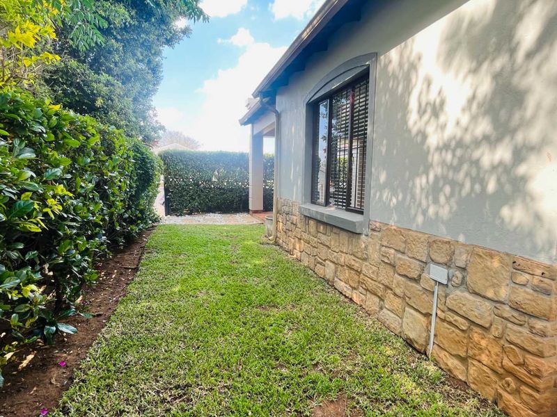 Charming Townhouse in Secure Sandton Village Estate, Paulshof - Photo 6