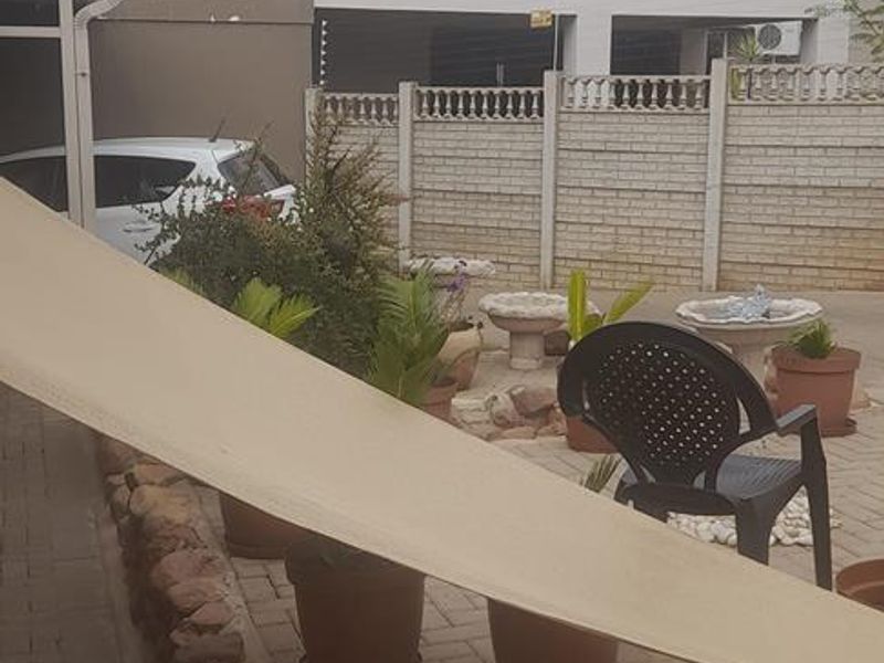 FOR SALE N$2 300 000,00 Olympus Village - Photo 3