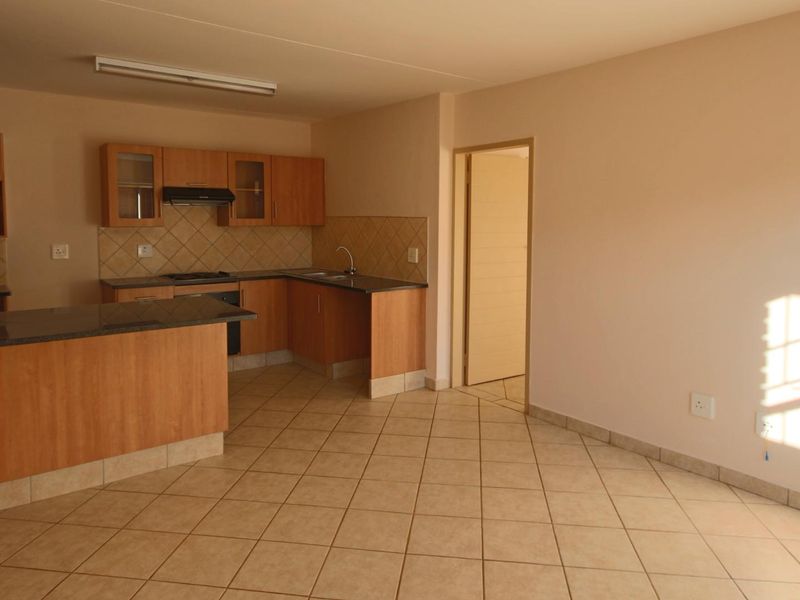 Charming Ground-floor 1-bedroom, 1-bathroom apartment, Carport - Photo 3