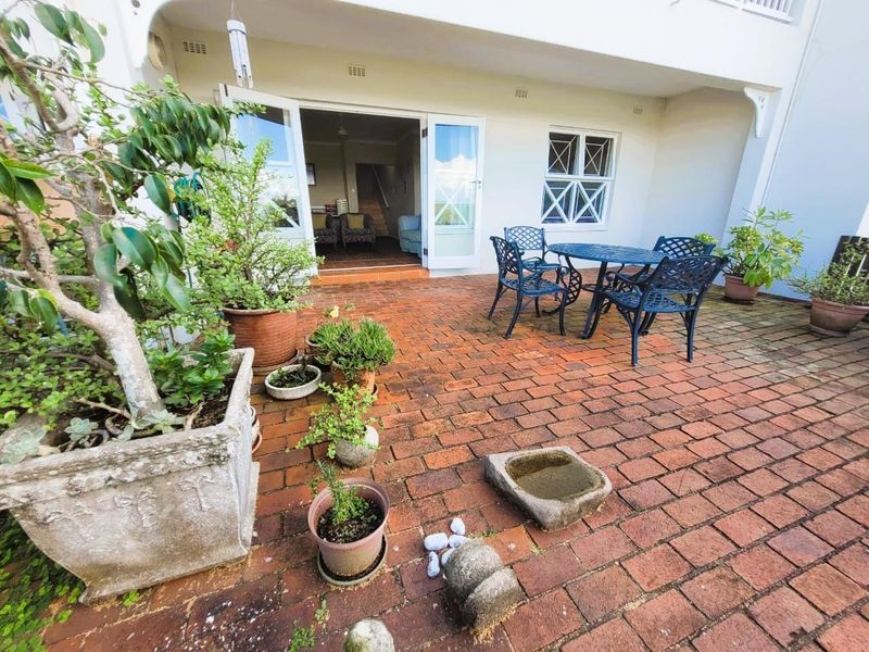 **Fabulous and Spacious Townhouse with Stunning City and Sea Views** - Photo 8