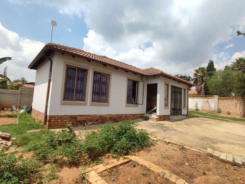 3 Bedroom House for Sale in Cosmo City - Photo 3