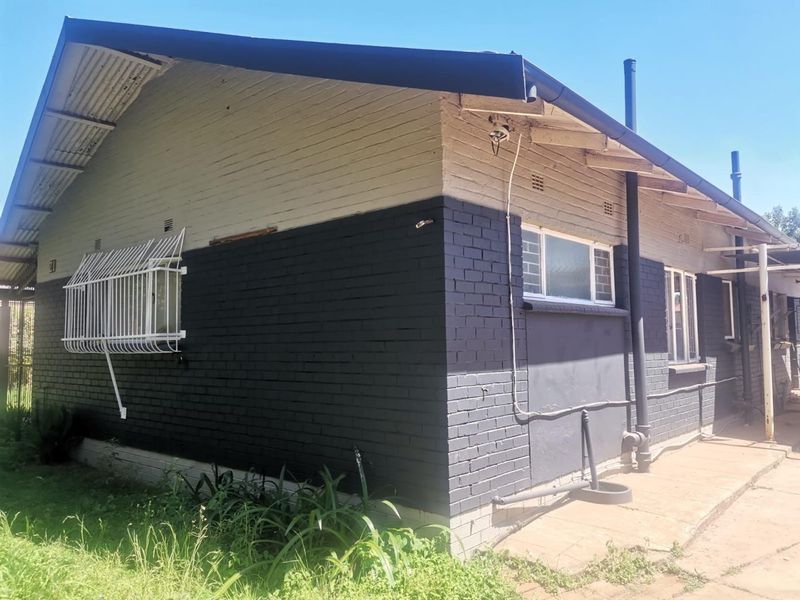 3 Bedroom House For Sale in Vanderbijlpark CE 1 - Photo 4