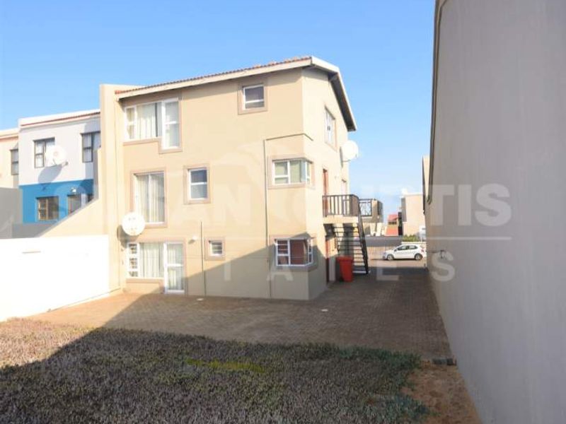 House with flat in Long Beach - Photo 7