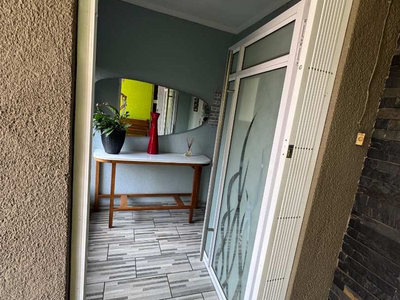 Large Family Home for Sale - Photo 4