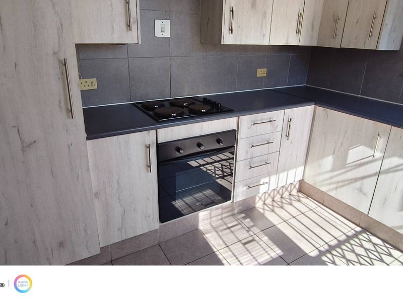 Pet Friendly Simplex for sale in Brackenhurst - Photo 4