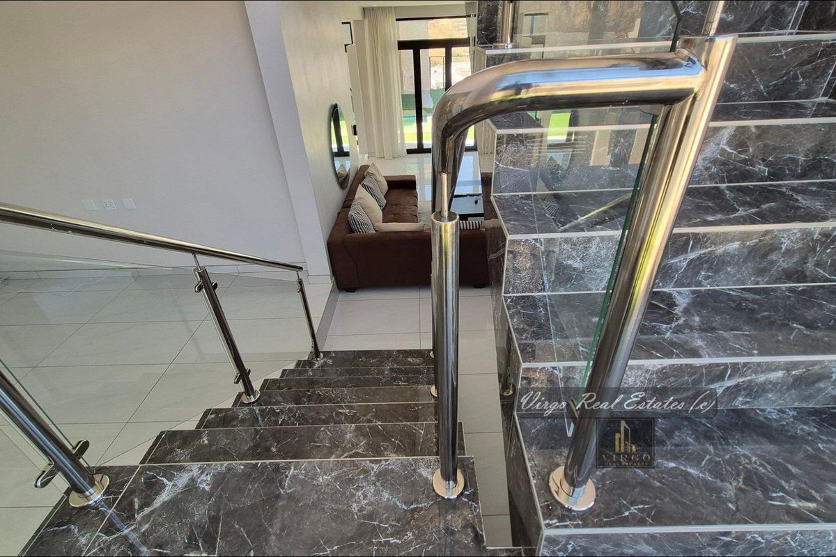 🏡 LUXURY 4BEDROOM MOUNTAIN-VIEW LIVING IN KLEINE KUPPE 🌄 - Photo 5