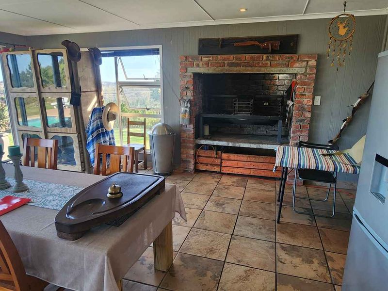 PEACEFUL COUNTRY STYLE LIVING WITH POOL SIDE PRIVACY - Photo 5