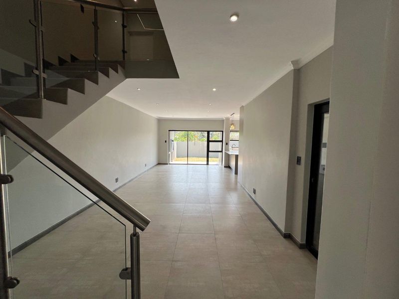 Modern 3-Bedroom Cluster in Prime Bryanston East – No Transfer Costs! - Photo 10