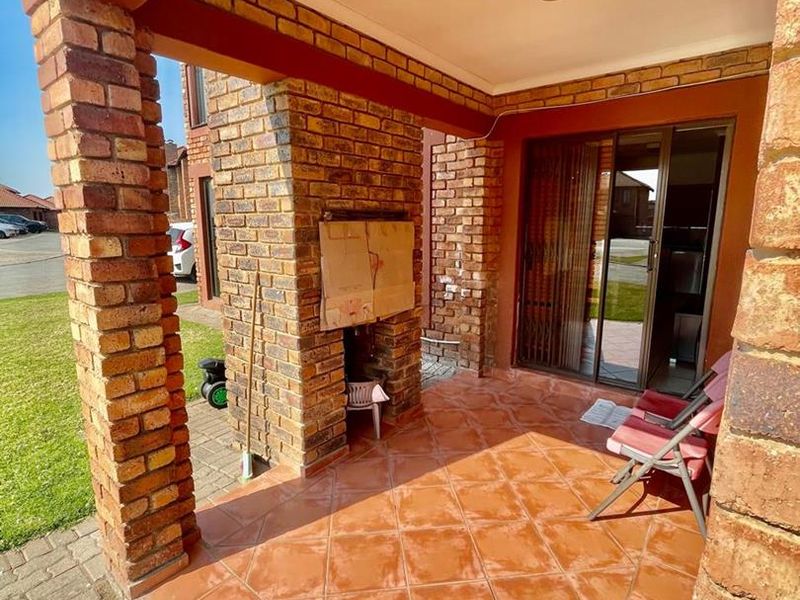 Perfect Ground-Floor Family Home with Style and Comfort - Photo 8