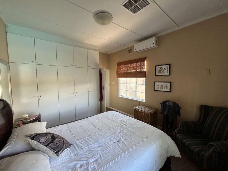 Charming Riverfront Home with Breathtaking Views - Photo 8